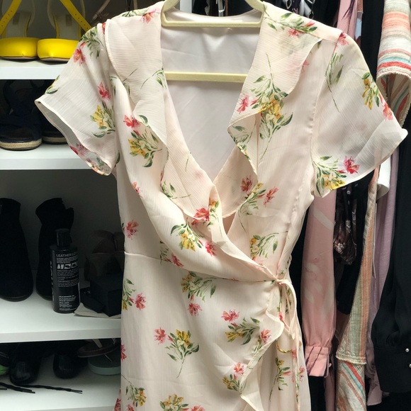 NWOT LUSH Pink Floral Wrap Dress - Picture 2 of 4